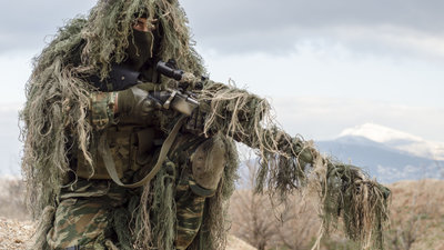 Camouflage Ghillie-dragter - oprindelseshistorie, typer, funktioner og forskelle